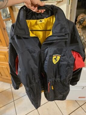 Ferrari Nylon Jacket Men Size Large Great Condition to like new
 Licensed Racing